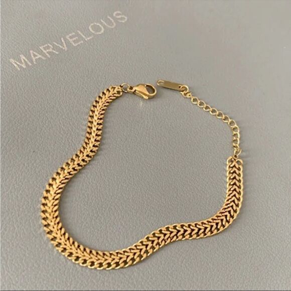 #31 Gold Woven Bracelet - Picture 4 of 5